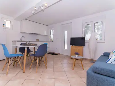 Ferienwohnung für 2 Personen (35 m²) in Okrug Gornji 10/10