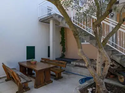 Ferienwohnung für 4 Personen (40 m²) in Okrug Gornji 5/10