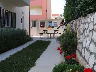 Ferienwohnung für 2 Personen (45 m²) in Okrug Gornji 5/10