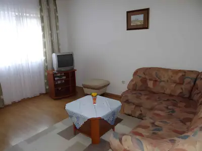 Ferienwohnung für 2 Personen (45 m²) in Okrug Gornji 9/10