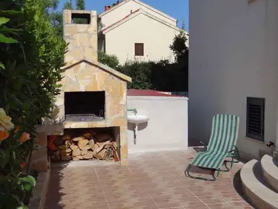 Ferienwohnung für 3 Personen (55 m²) in Okrug Gornji 3/10