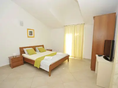 Ferienwohnung für 4 Personen (40 m²) in Okrug Gornji 2/10