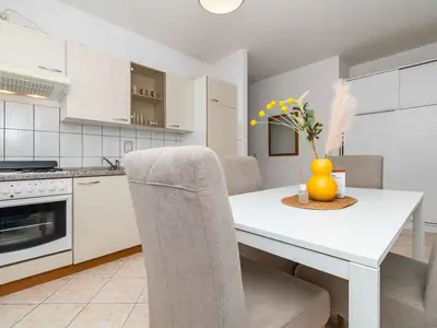 Ferienwohnung für 3 Personen (40 m²) in Okrug Gornji 8/10