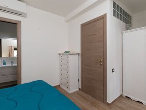 24009623-Ferienwohnung-2-Olbia-300x225-3