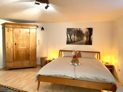 Schlafbereich / gemütliches Doppelbett