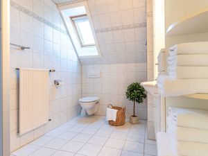 23705091-Ferienwohnung-4-Oldsum-300x225-2