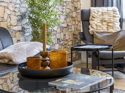 Photo, INSIDE, OUTSIDE