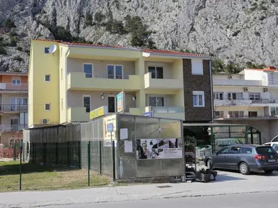 Ferienwohnung für 8 Personen in Omiš 1/10