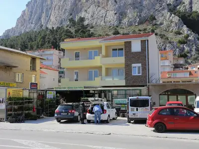 Ferienwohnung für 8 Personen in Omiš 2/10