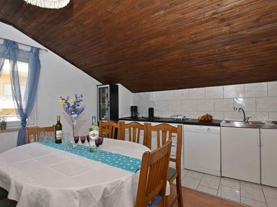 Ferienwohnung für 8 Personen (110 m²) in Omiš 3/10