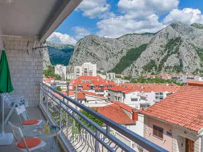 Ferienwohnung für 5 Personen (82 m²) in Omiš 1/10