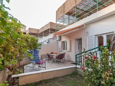 Ferienwohnung für 2 Personen in Omiš 2/10