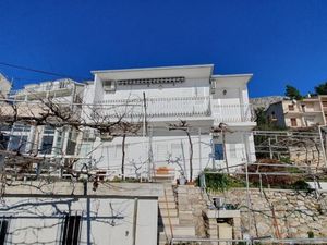 22309023-Ferienwohnung-4-Omiš-300x225-3