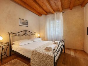 23768932-Ferienwohnung-6-Omiš-300x225-2