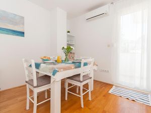 22471199-Ferienwohnung-6-Omiš-300x225-3