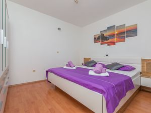 23942601-Ferienwohnung-4-Omiš-300x225-4