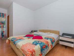 23943537-Ferienwohnung-4-Omiš-300x225-3