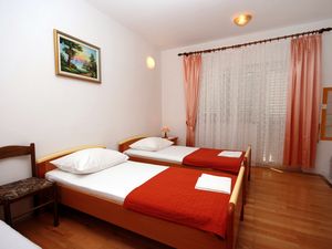 Ferienwohnung für 3 Personen (22 m²) in Omiš