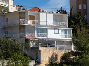 18321640-Ferienwohnung-4-Omiš-300x225-0