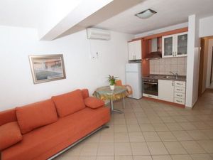 19285797-Ferienwohnung-0-Omiš-300x225-2