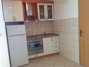 19285799-Ferienwohnung-0-Omiš-300x225-4