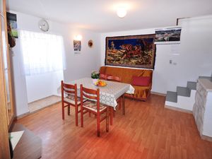 19707821-Ferienwohnung-3-Omiš-300x225-3