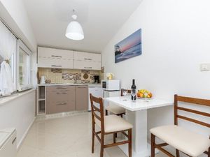 23576716-Ferienwohnung-3-Omiš-300x225-4