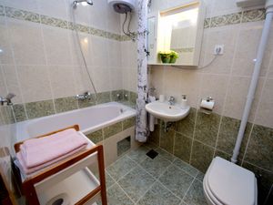 23841158-Ferienwohnung-4-Omiš-300x225-1