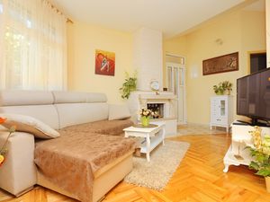 23931384-Ferienwohnung-5-Omiš-300x225-2