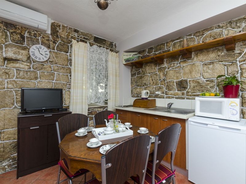 23942277-Ferienwohnung-4-Omiš-800x600-2