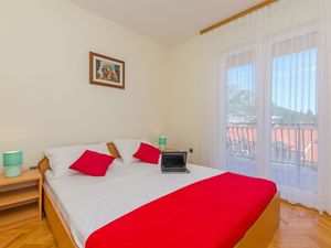 23943067-Ferienwohnung-2-Omiš-300x225-2