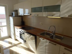 23943940-Ferienwohnung-8-Omiš-300x225-2