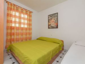 23944028-Ferienwohnung-3-Omiš-300x225-3