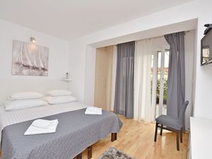 23943515-Ferienwohnung-5-Omiš-300x225-1