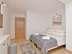 23943515-Ferienwohnung-5-Omiš-300x225-4