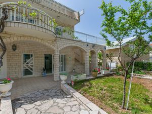 23944147-Ferienwohnung-6-Omiš-300x225-0