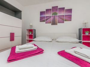 23944268-Ferienwohnung-6-Omiš-300x225-2