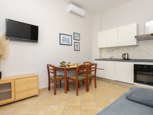 23944274-Ferienwohnung-4-Omiš-300x225-5