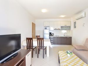 23721125-Ferienwohnung-3-Omiš-300x225-2