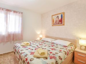 23722370-Ferienwohnung-3-Omiš-300x225-3