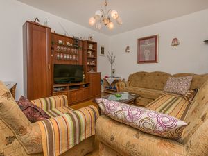 23944241-Ferienwohnung-6-Omiš-300x225-5