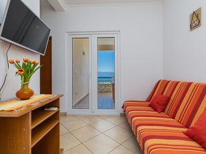 18321643-Ferienwohnung-3-Omiš-300x225-1