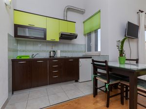 18323474-Ferienwohnung-2-Omiš-300x225-2