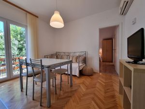 18323516-Ferienwohnung-4-Omiš-300x225-1