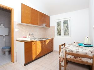 18321701-Ferienwohnung-3-Omiš-300x225-2