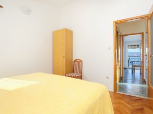 18323760-Ferienwohnung-3-Omiš-300x225-4