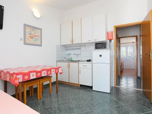 18321698-Ferienwohnung-5-Omiš-300x225-2