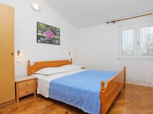 18321698-Ferienwohnung-5-Omiš-300x225-4