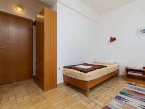 18322161-Ferienwohnung-4-Omiš-300x225-3