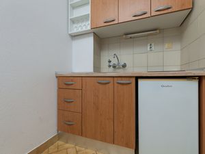 18323842-Ferienwohnung-4-Omiš-300x225-5